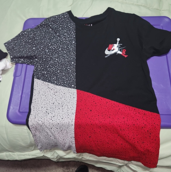 Boys Jordan tshirts - Picture 9 of 11